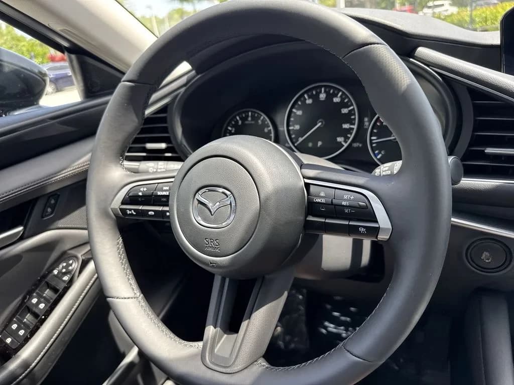 Mazda Mazda3 Sedan 2.5 S Select Sport FWD 2026 — side view
