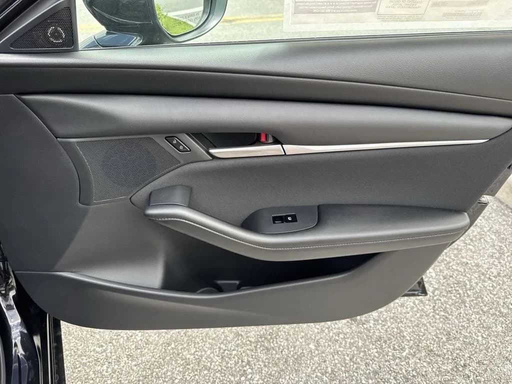 Mazda Mazda3 Hatchback 2.5 S Auto FWD 2026 — side view