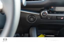 Mazda Mazda3 Hatchback 2.5 S Preferred Auto FWD 2026 — side view