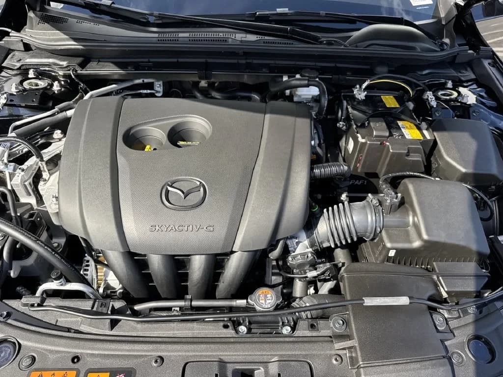 Mazda Mazda3 Sedan 2.5 S Carbon Edition AWD 2026 — side view