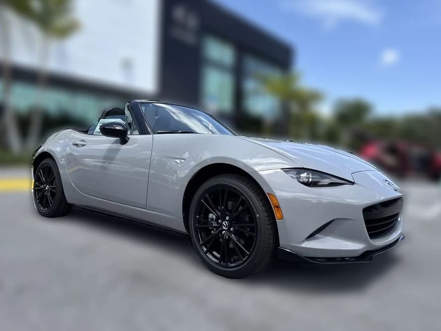 Mazda MX-5 Miata Club Manual 2026 — side view