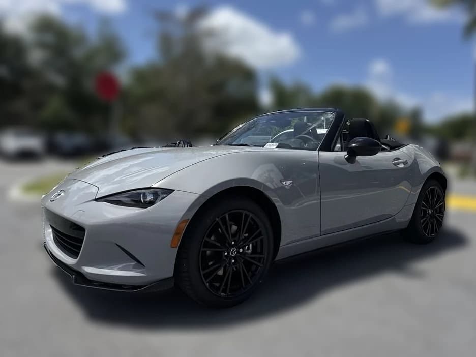 Mazda MX-5 Miata Club Manual 2026 — side view