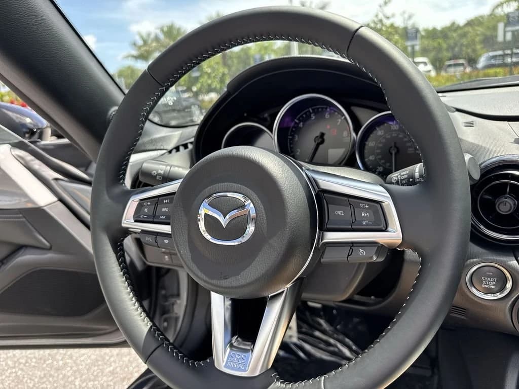 Mazda MX-5 Miata Club Manual 2026 — side view
