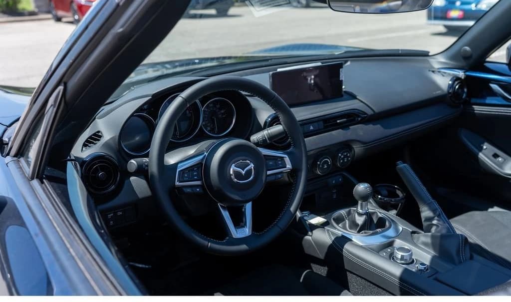 Mazda MX-5 Miata Club Manual 2026 — side view