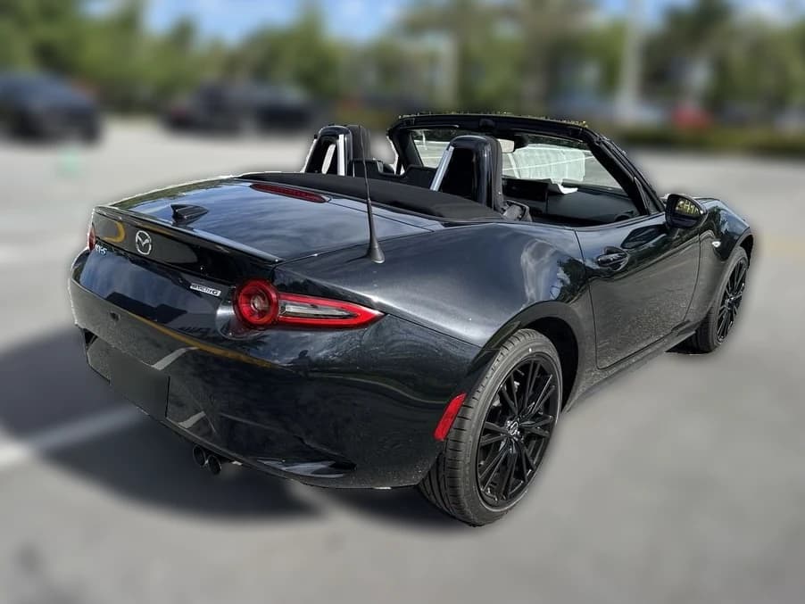 Mazda MX-5 Miata Club Manual 2026 — side view