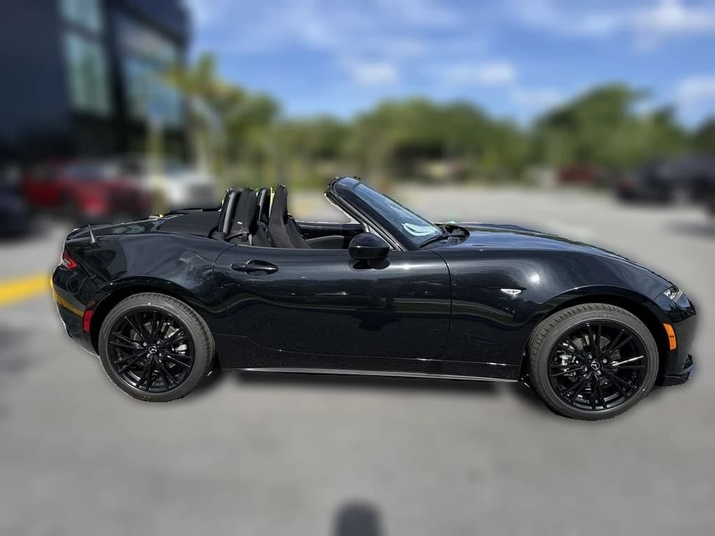 Mazda MX-5 Miata Club Manual 2026 — side view