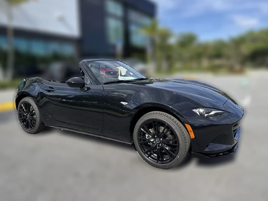 Mazda MX-5 Miata Club Manual 2026 — side view