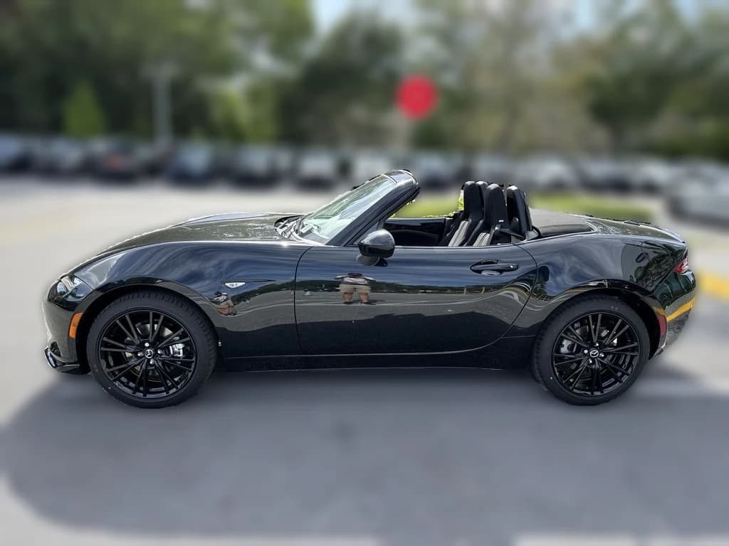 Mazda MX-5 Miata Club Manual 2026 — side view