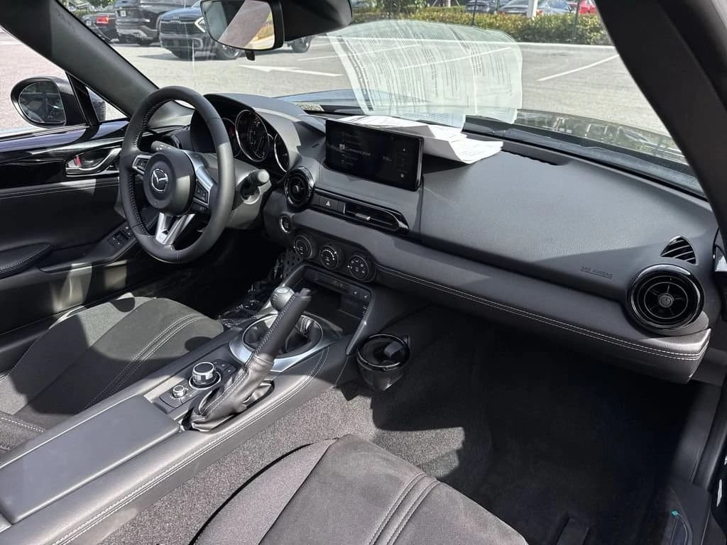 Mazda MX-5 Miata Club Manual 2026 — side view