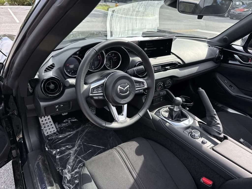 Mazda MX-5 Miata Club Manual 2026 — side view
