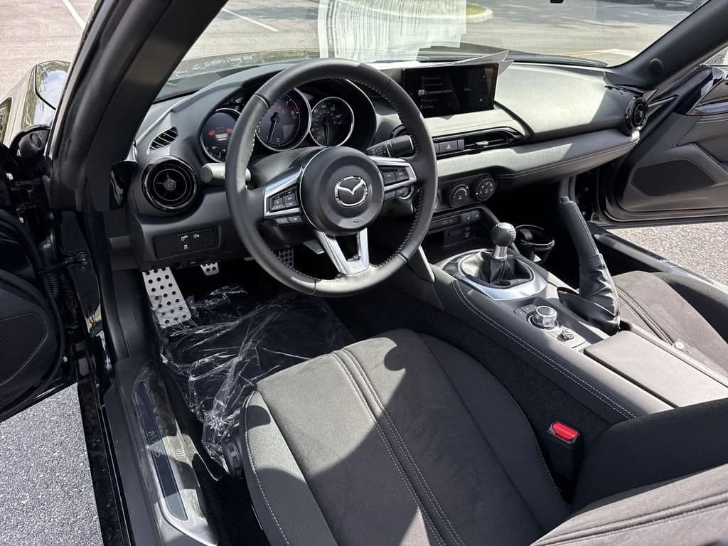 Mazda MX-5 Miata Club Manual 2026 — side view