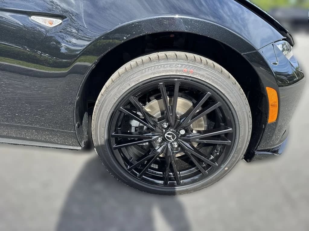 Mazda MX-5 Miata Club Manual 2026 — side view