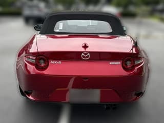 Mazda MX-5 Miata Grand Touring Auto