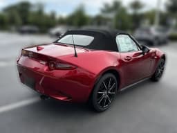Mazda MX-5 Miata Grand Touring Auto 2026 — side view