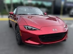 Mazda MX-5 Miata Grand Touring Auto 2026 — side view