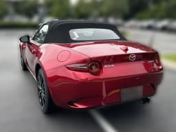 Mazda MX-5 Miata Grand Touring Auto 2026 — side view