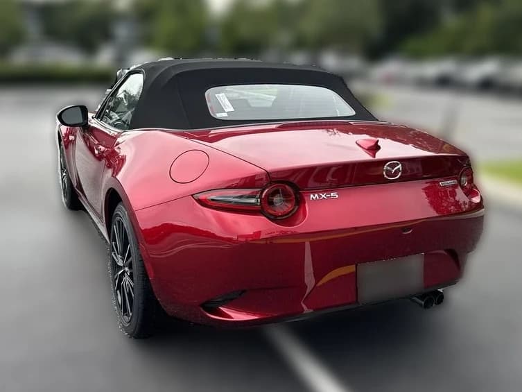 Mazda MX-5 Miata Grand Touring Auto 2026 — side view