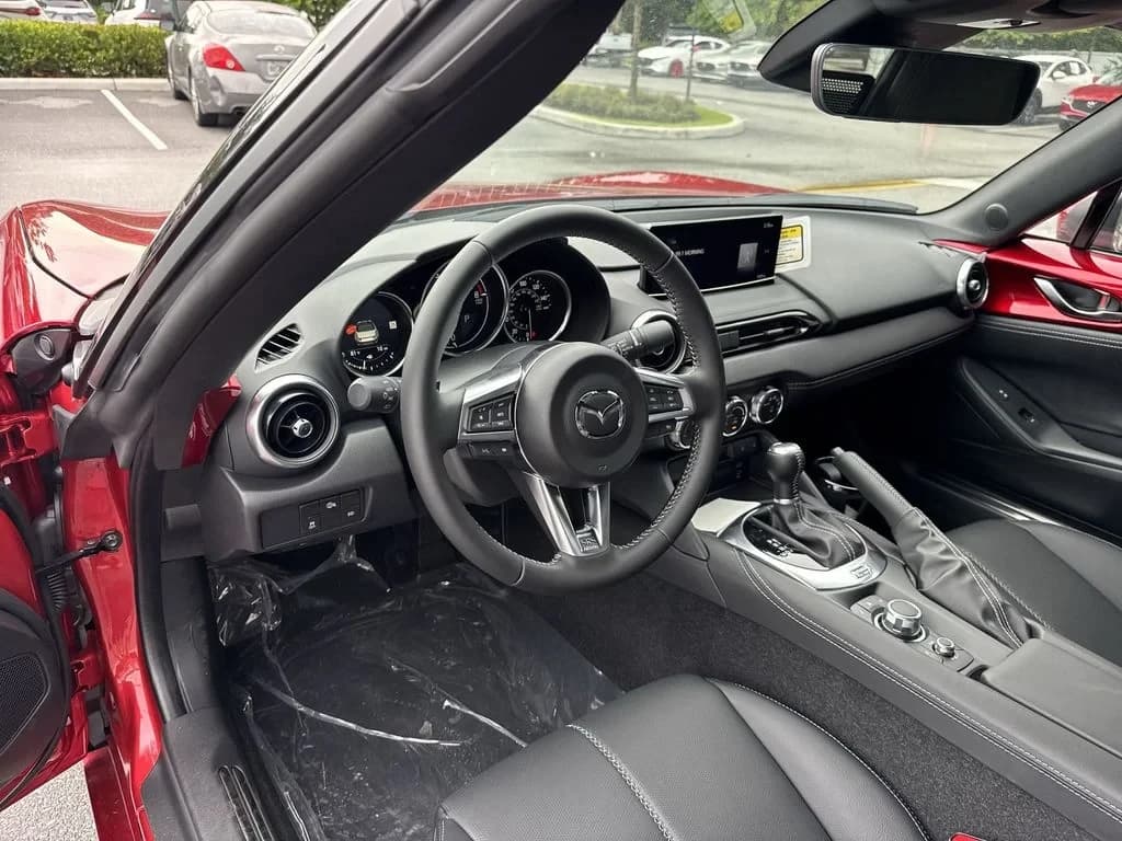 Mazda MX-5 Miata Grand Touring Auto 2026 — side view
