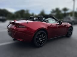 Mazda MX-5 Miata Grand Touring Auto 2026 — side view