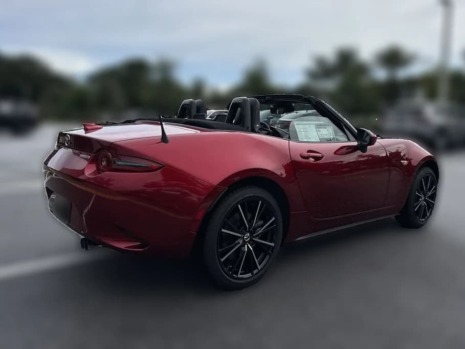 Mazda MX-5 Miata Grand Touring Auto 2026 — side view