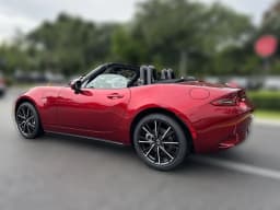 Mazda MX-5 Miata Grand Touring Auto 2026 — side view