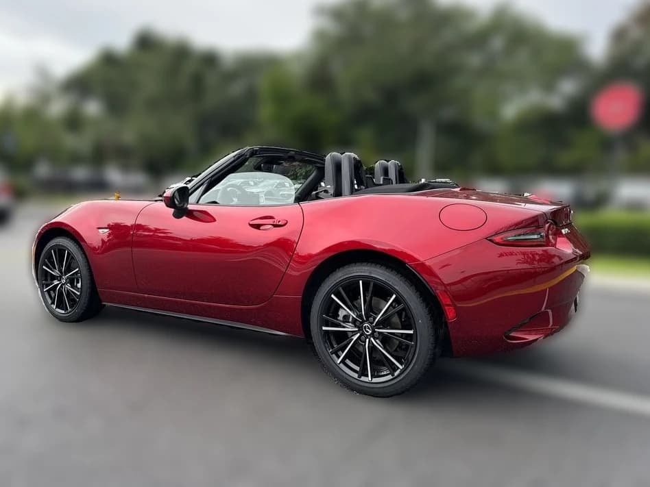 Mazda MX-5 Miata Grand Touring Auto 2026 — side view