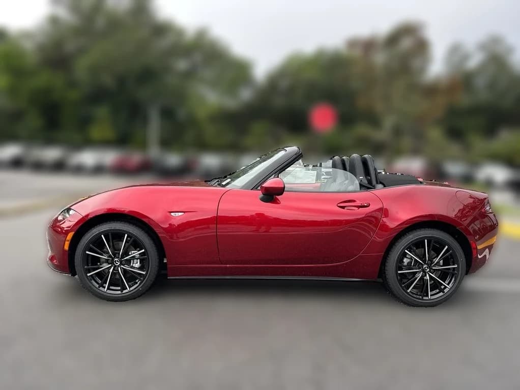 Mazda MX-5 Miata Grand Touring Auto 2026 — side view