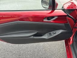 Mazda MX-5 Miata Grand Touring Auto 2026 — side view