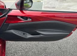 Mazda MX-5 Miata Grand Touring Auto 2026 — side view