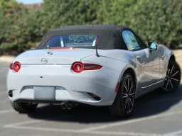 Mazda MX-5 Miata Grand Touring Auto 2026 — side view