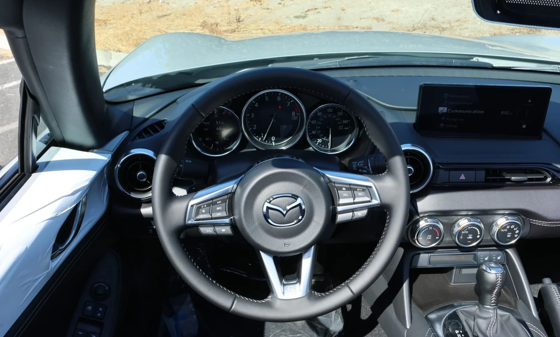 Mazda MX-5 Miata Grand Touring Auto 2026 — side view