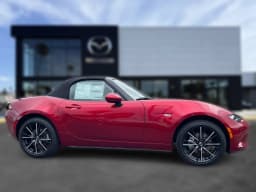 Mazda MX-5 Miata Grand Touring Auto 2026 — side view