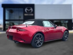 Mazda MX-5 Miata Grand Touring Auto 2026 — side view