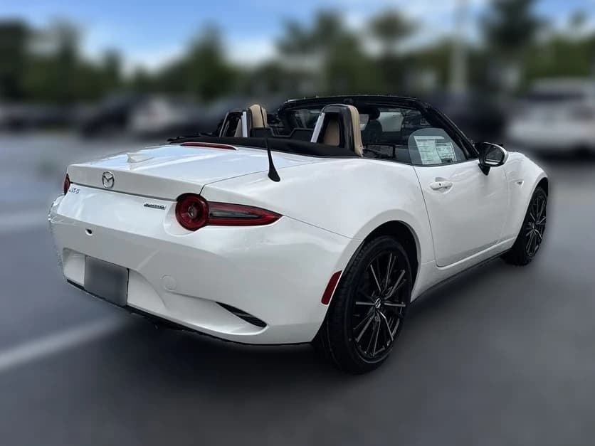 Mazda MX-5 Miata Grand Touring Manual 2026 — side view