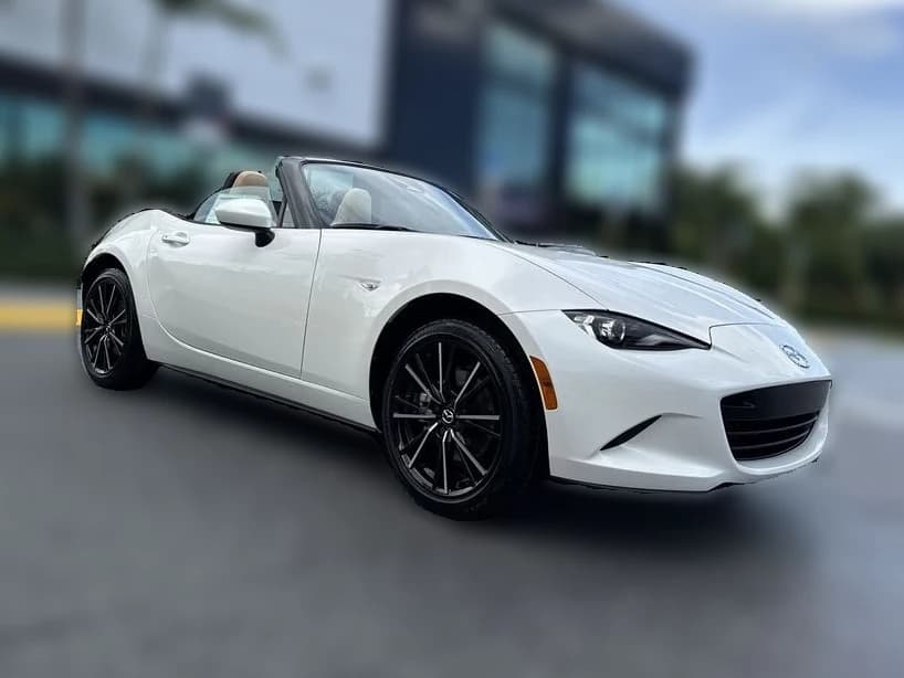 Mazda MX-5 Miata Grand Touring Manual 2026 — side view