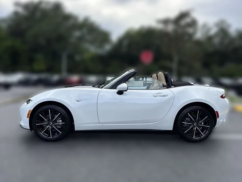 Mazda MX-5 Miata Grand Touring Manual 2026 — side view