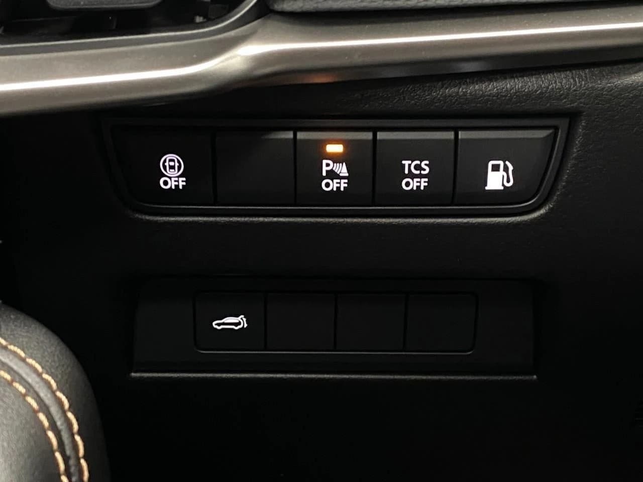 Mazda CX-90 PHEV Preferred Package AWD 2025 — side view