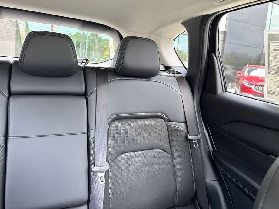 Mazda CX-5 2.5 S Select AWD 2026 — side view