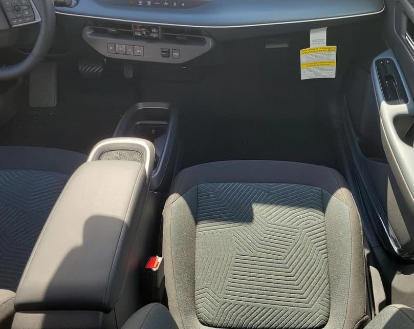 Nissan LEAF S+ FWD 2026 — side view