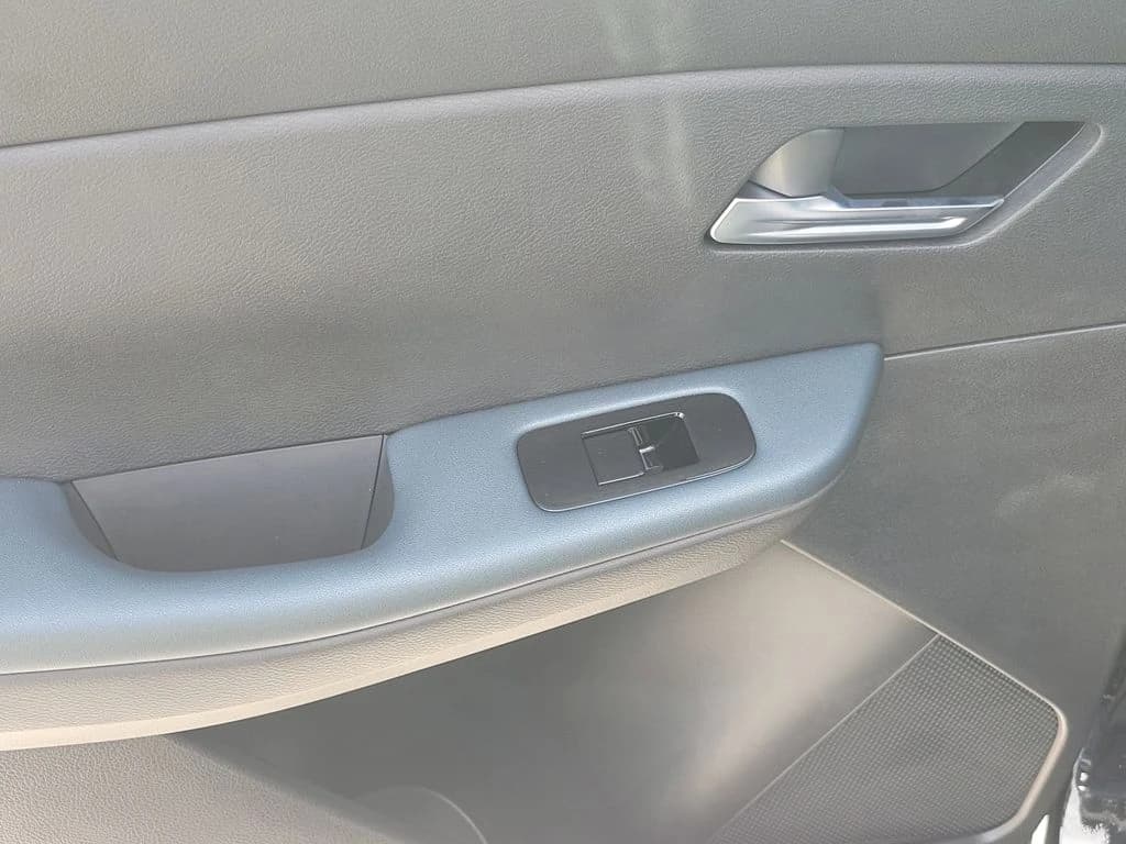 Nissan LEAF S+ FWD 2026 — side view
