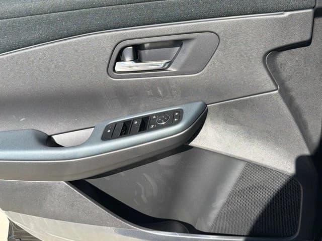 Nissan LEAF S+ FWD 2026 — side view