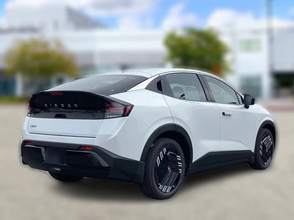 Nissan LEAF S+ FWD 2026 — side view