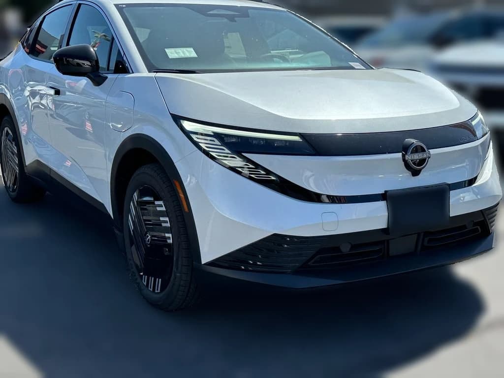 Nissan LEAF S+ FWD 2026 — side view