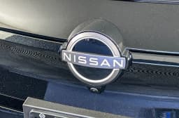 Nissan LEAF S FWD 2026 — side view