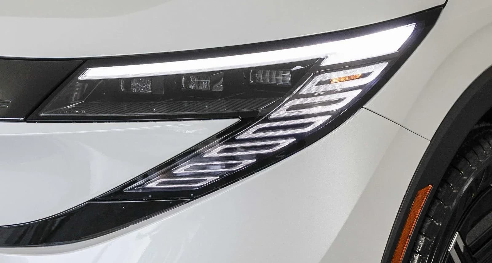 Nissan LEAF S+ FWD 2026 — side view