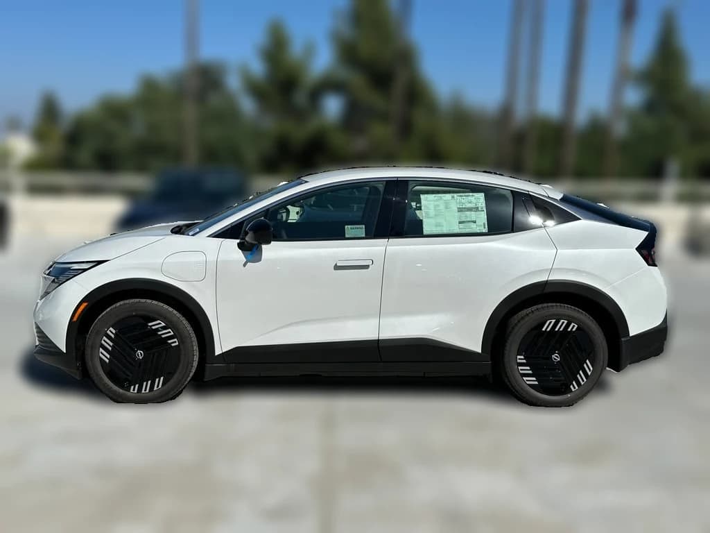 Nissan LEAF S+ FWD 2026 — side view