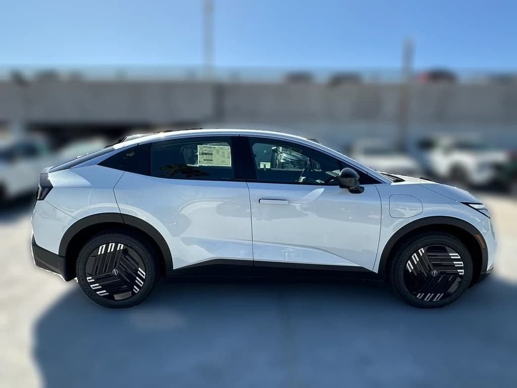 Nissan LEAF S+ FWD 2026 — side view