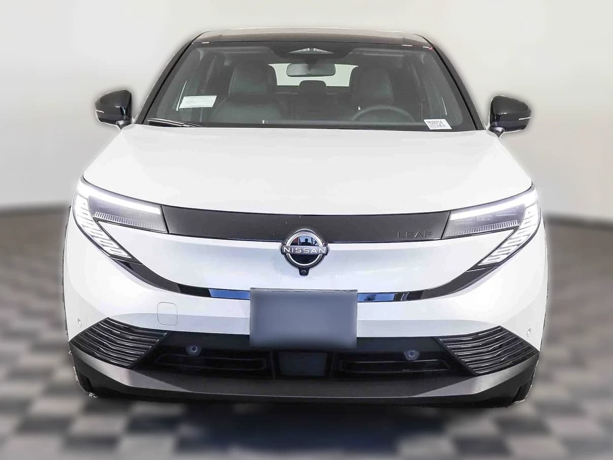 Nissan LEAF SV+ FWD 2026 — side view
