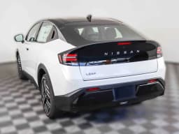 Nissan LEAF SV+ FWD 2026 — side view