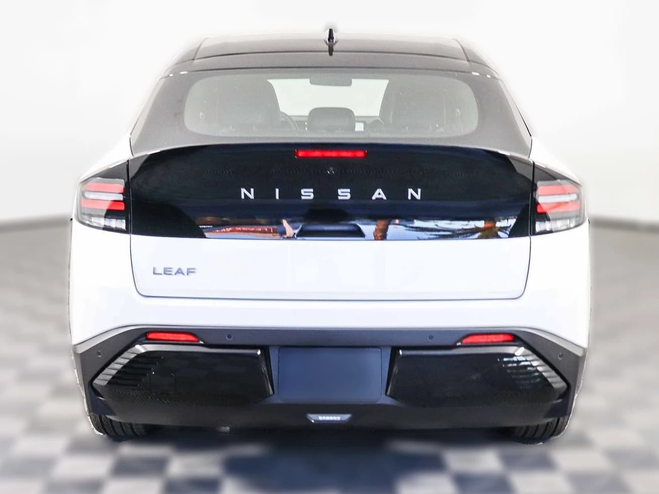 Nissan LEAF SV+ FWD 2026 — side view